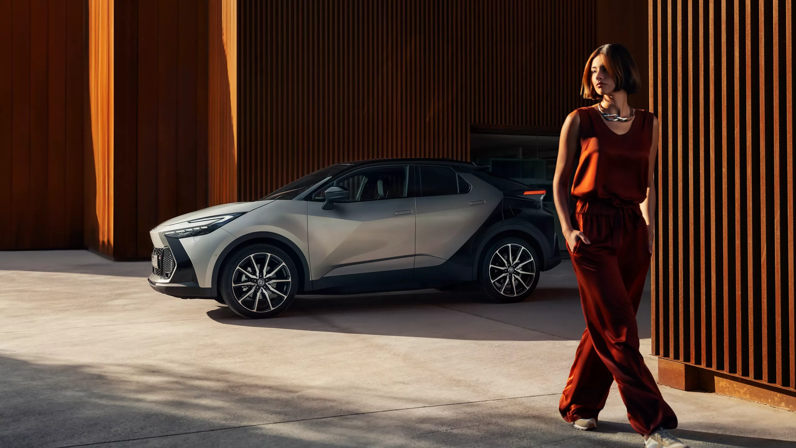 CHR0004a_24_WEB_Large-Landscape Toyota C-HR 2026