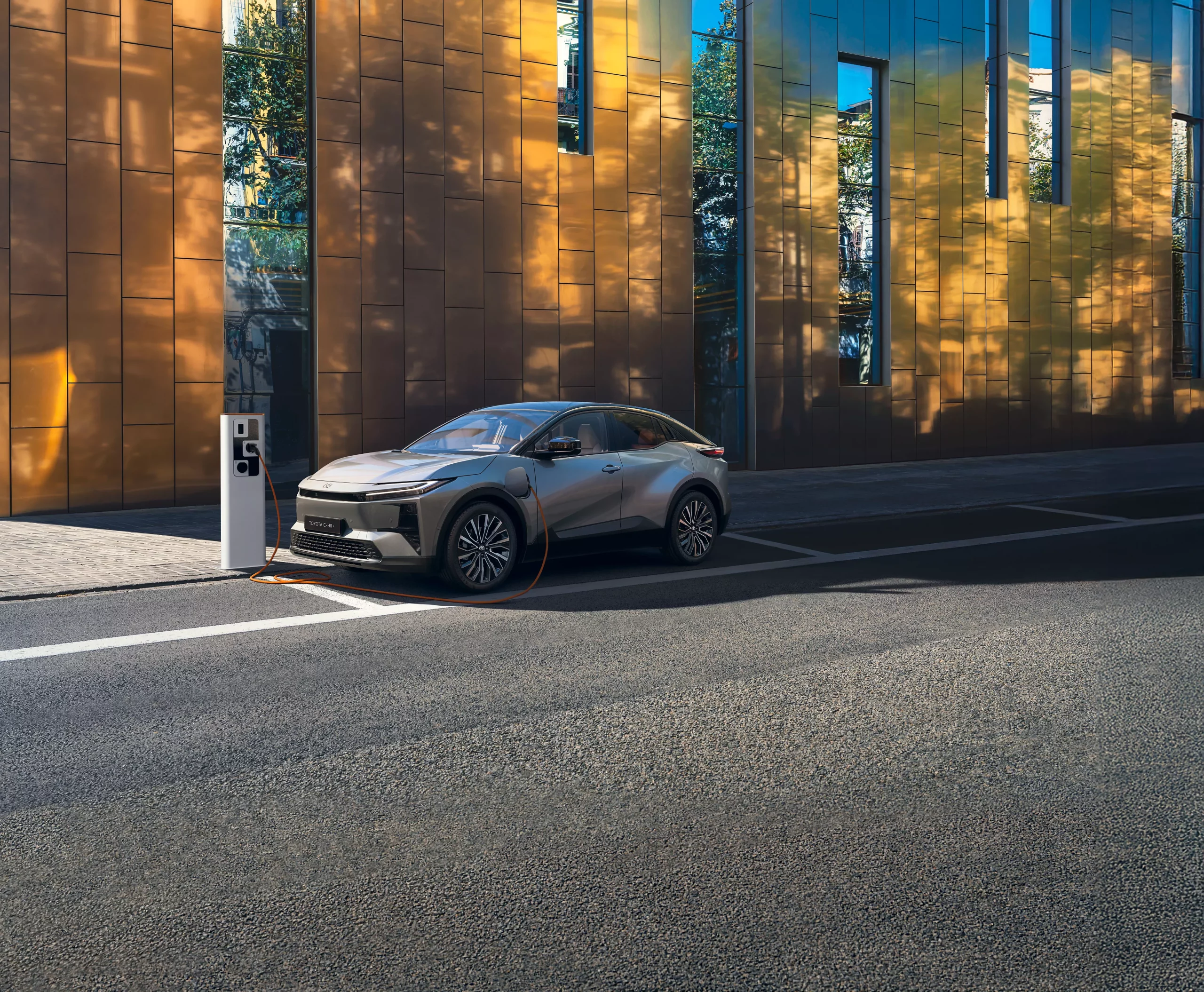 Toyota C-HR+