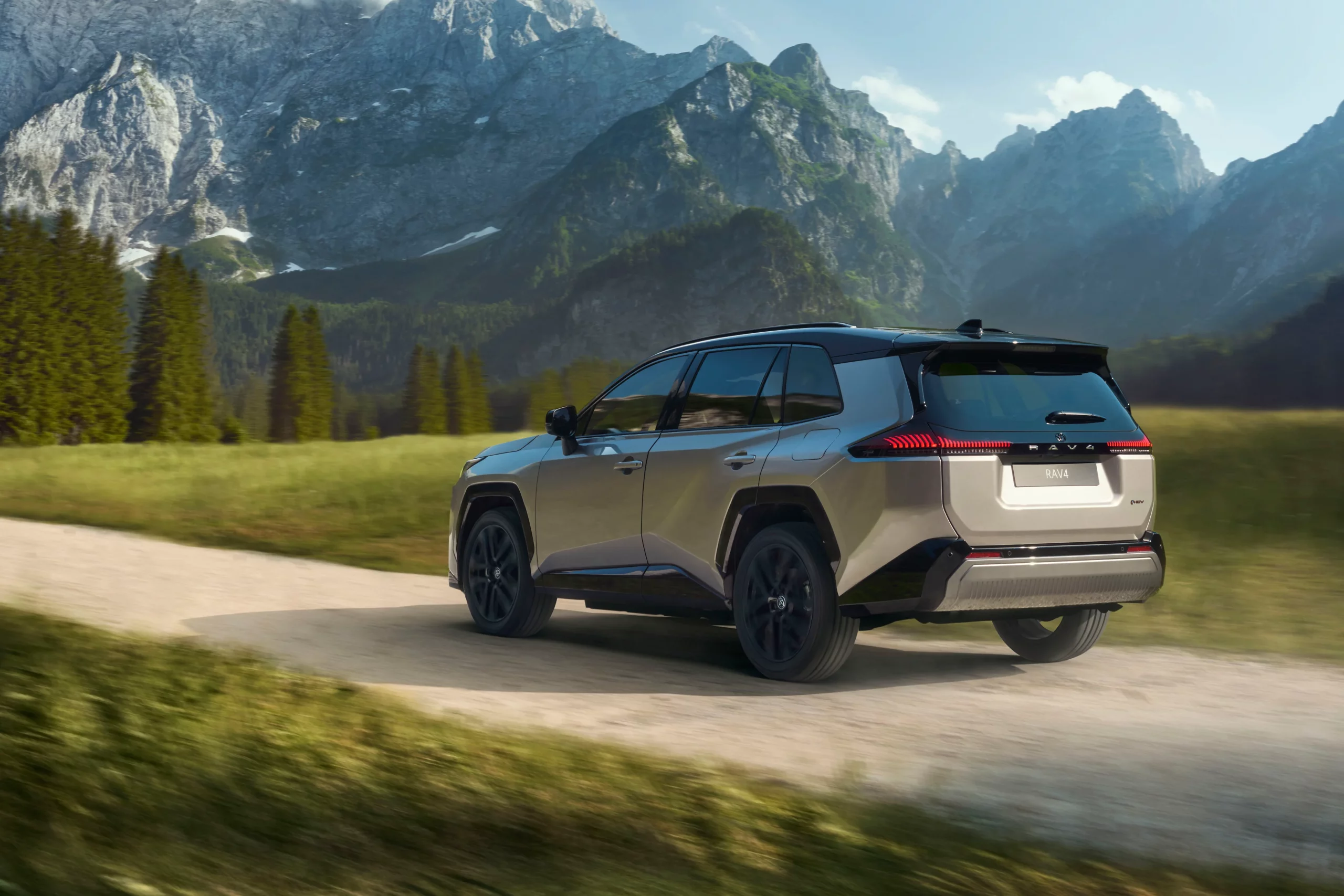 RAV4_010_HEV_26_WEB_crop Toyota RAV4 2026