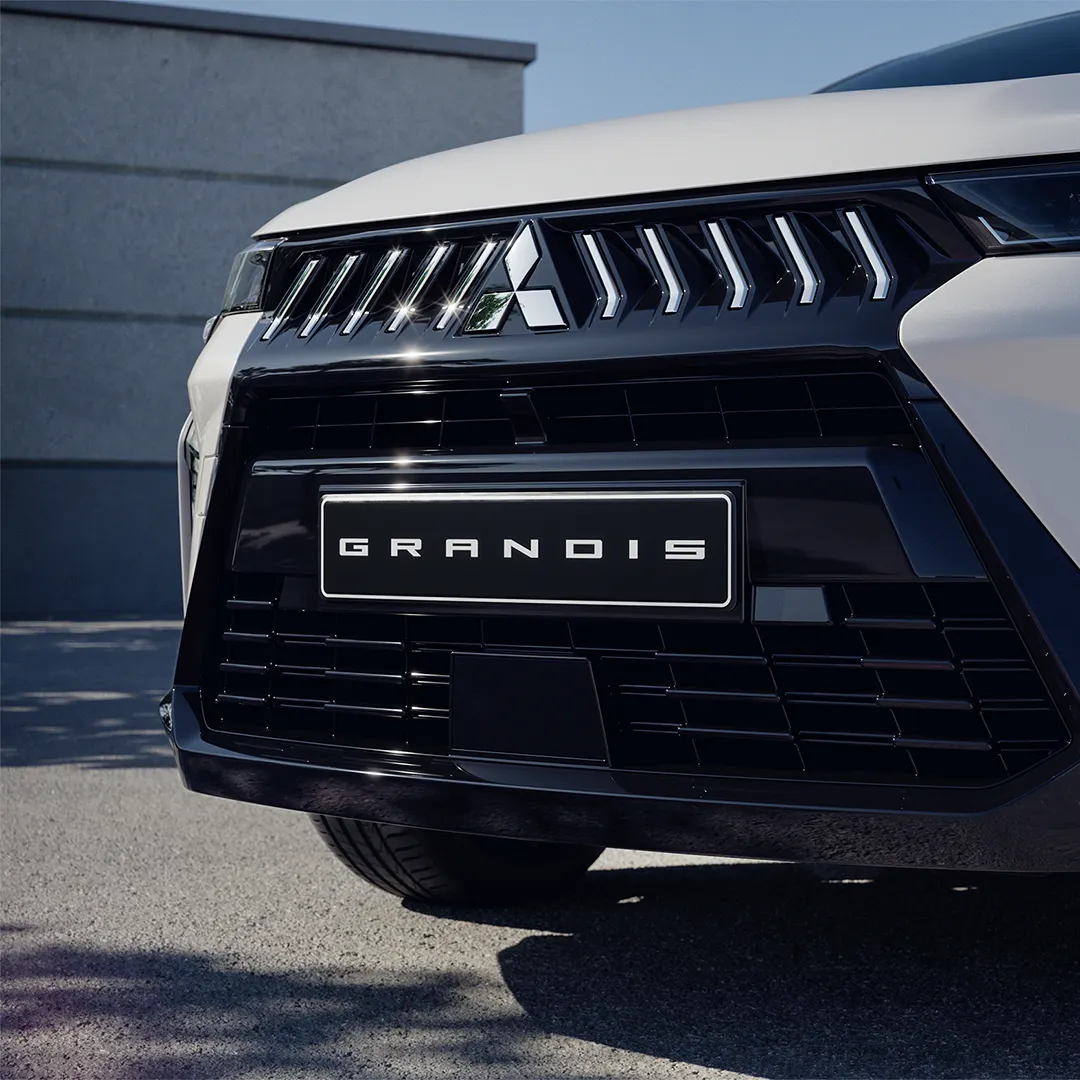 MY2025_GRANDIS_Dynamic_versatile_design_Front_Grille_1080x1080 Mitsubishi Grandis
