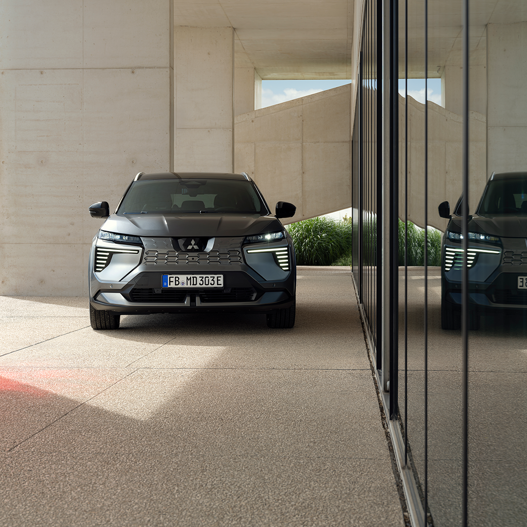 26MY_ECLIPSE_CROSS_BEV_Exterior_1080x1080 Mitsubishi Eclipse Cross BEV